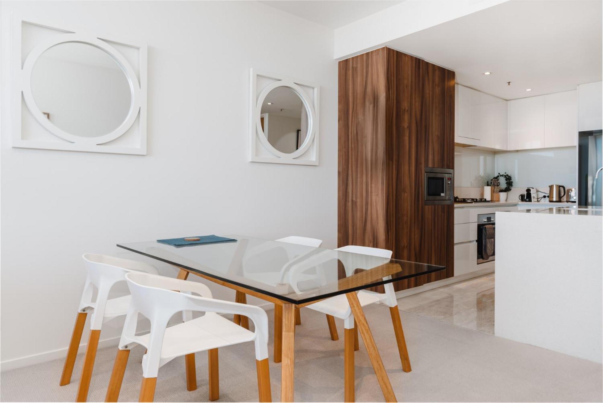Apartment 1-bed With Amazing Views, Pool, Gym, Bbq & Parking *